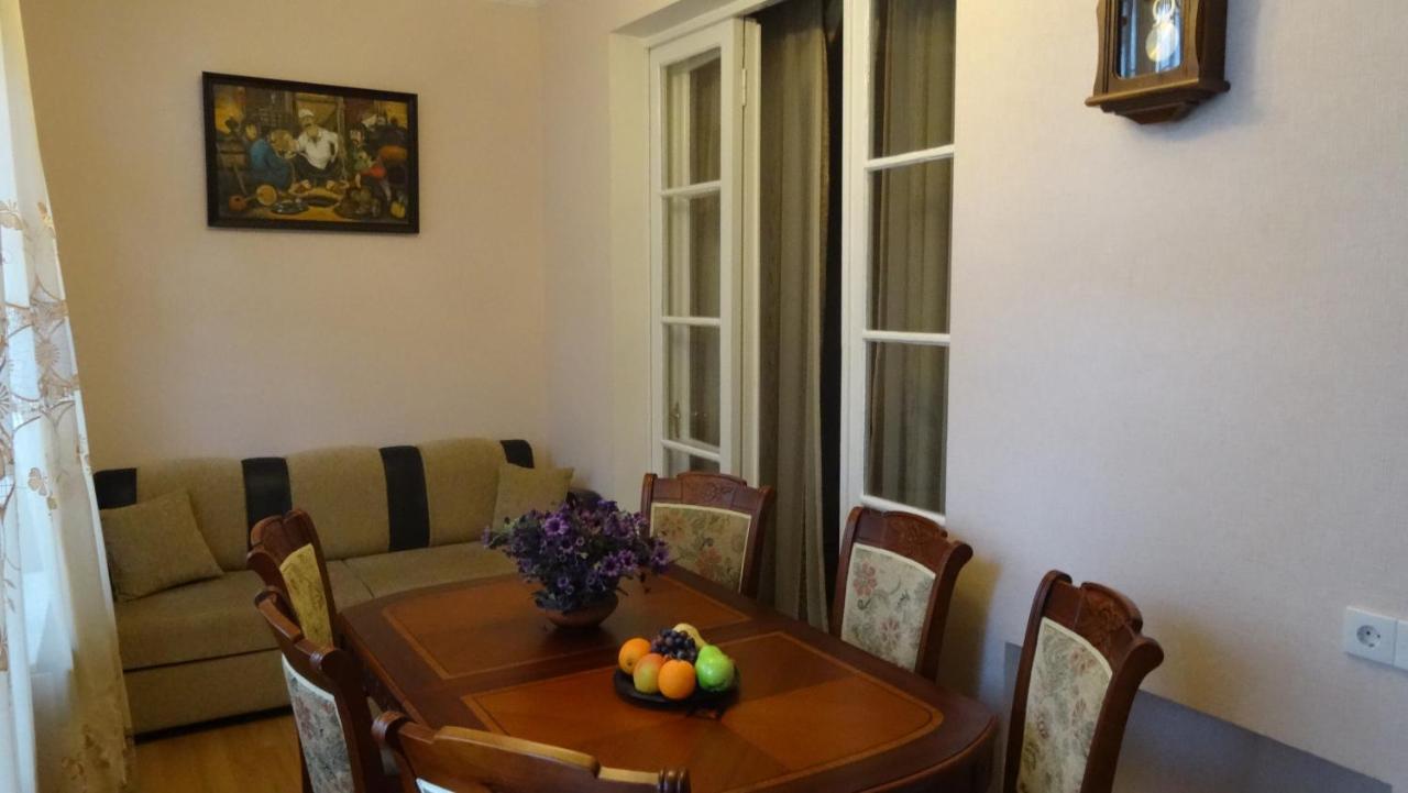 Apartment Vake-Saburtalo Тбілісі Екстер'єр фото