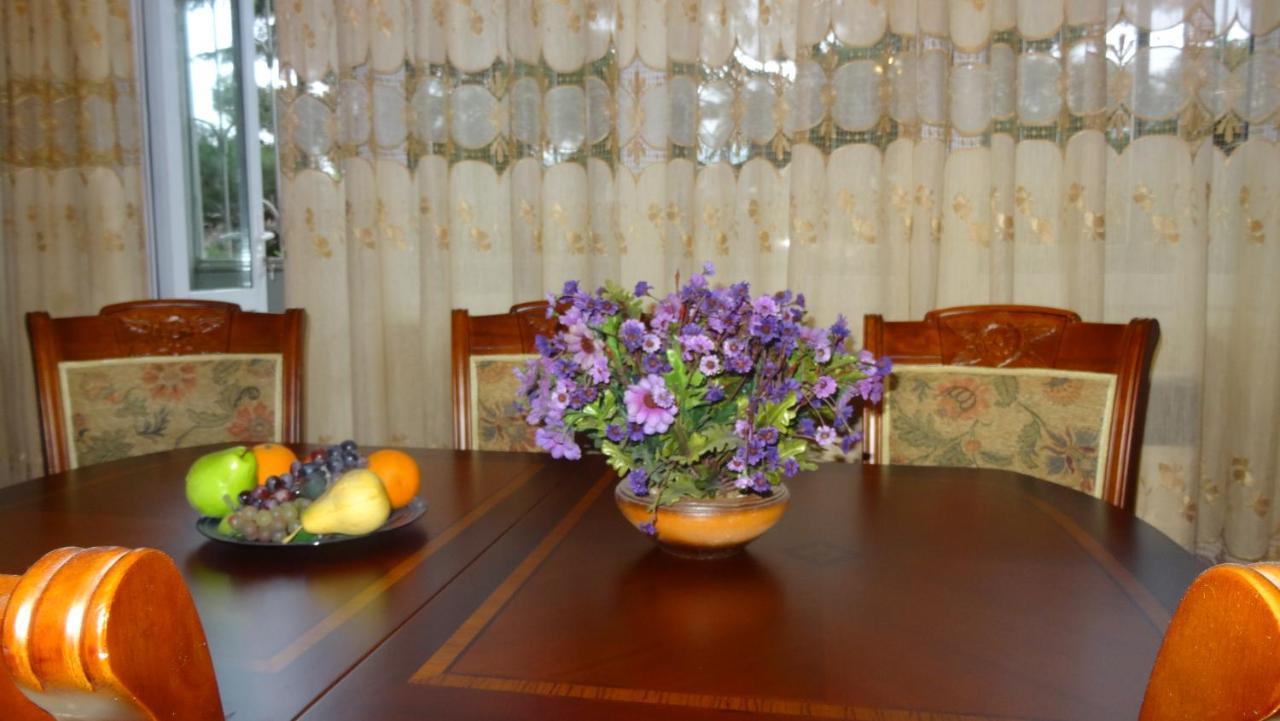 Apartment Vake-Saburtalo Тбілісі Екстер'єр фото